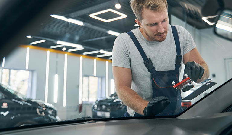 auto glass warranty in Whitby